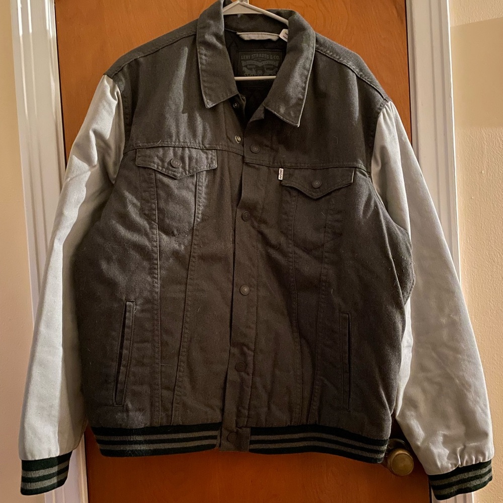 Green/grey, Levi’s quilted trucker jacket, size XL